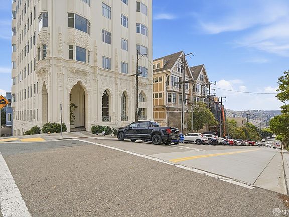 2nd image of 1101 Green St #403