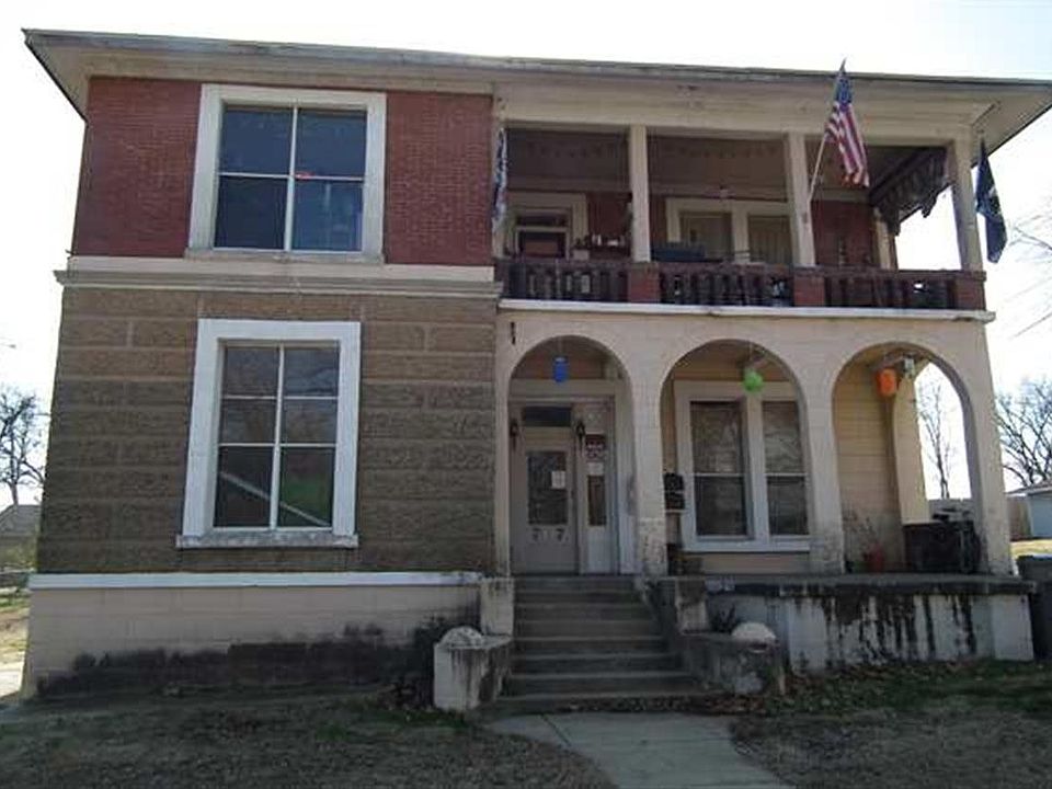 2nd image of 707 Creath Ave