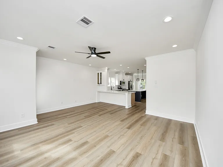 3806A Yale St — Photo 10