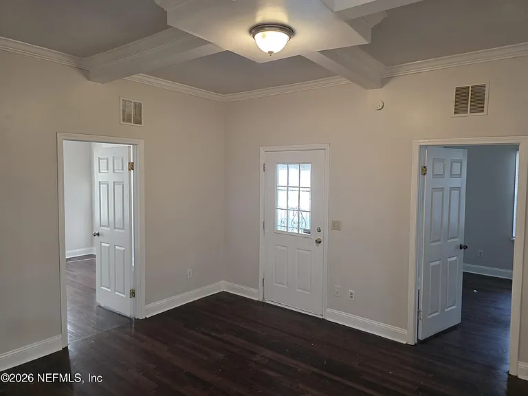 2039 Franklin St — Photo 2