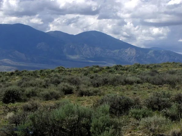 30 Cumberland Rd, Powell, WY 82435