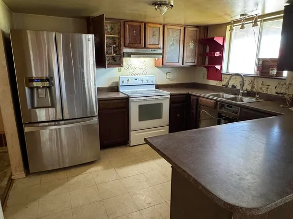 549 N CRISMON Road, Mesa, AZ 85207