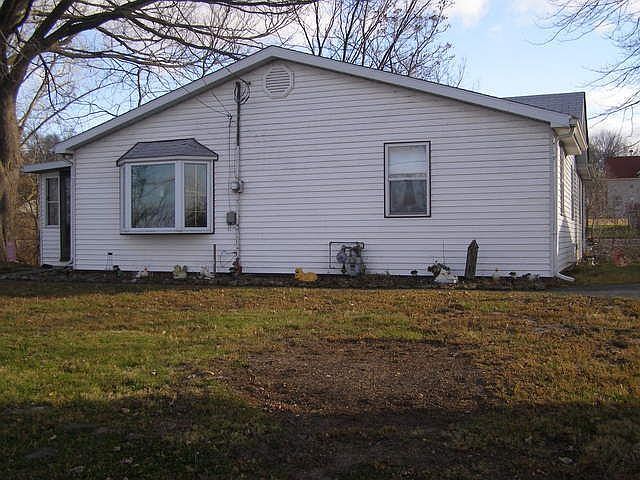 1st image of 530 E 1st St