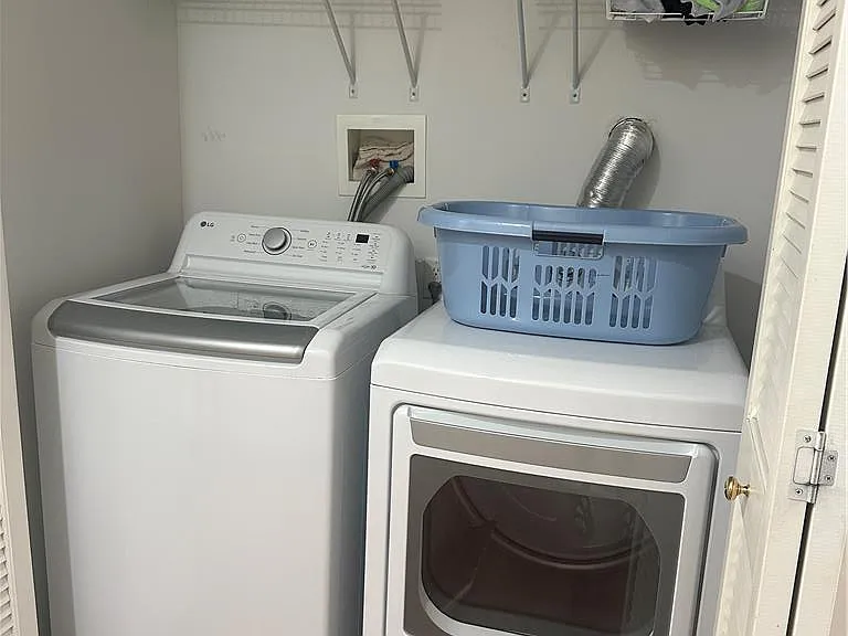 1051 Sparrow Way — Photo 7