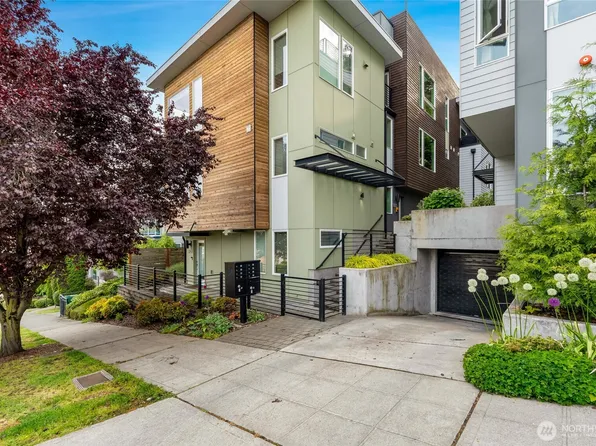 3923 2nd Avenue NE, Seattle, WA 98105