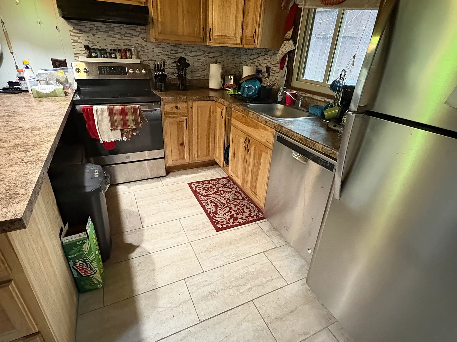 3 bed, 1.5 bath, 1008 sqft, $1,500 — Photo 2