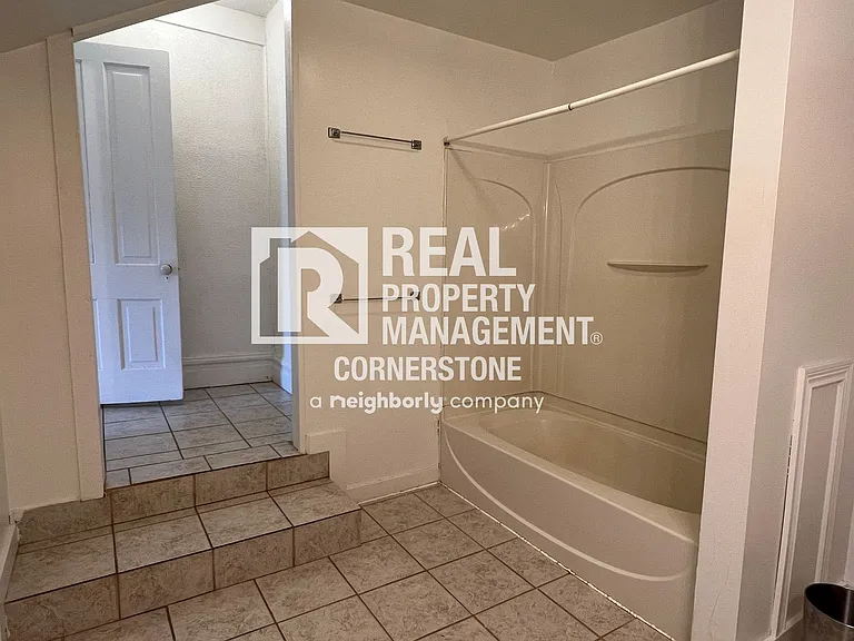 603 W Vine St #4 — Photo 8