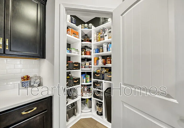 924 Windchase Way — Photo 16