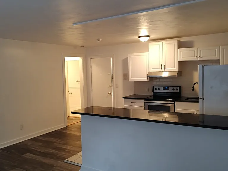 143 Groveland St — Photo 2
