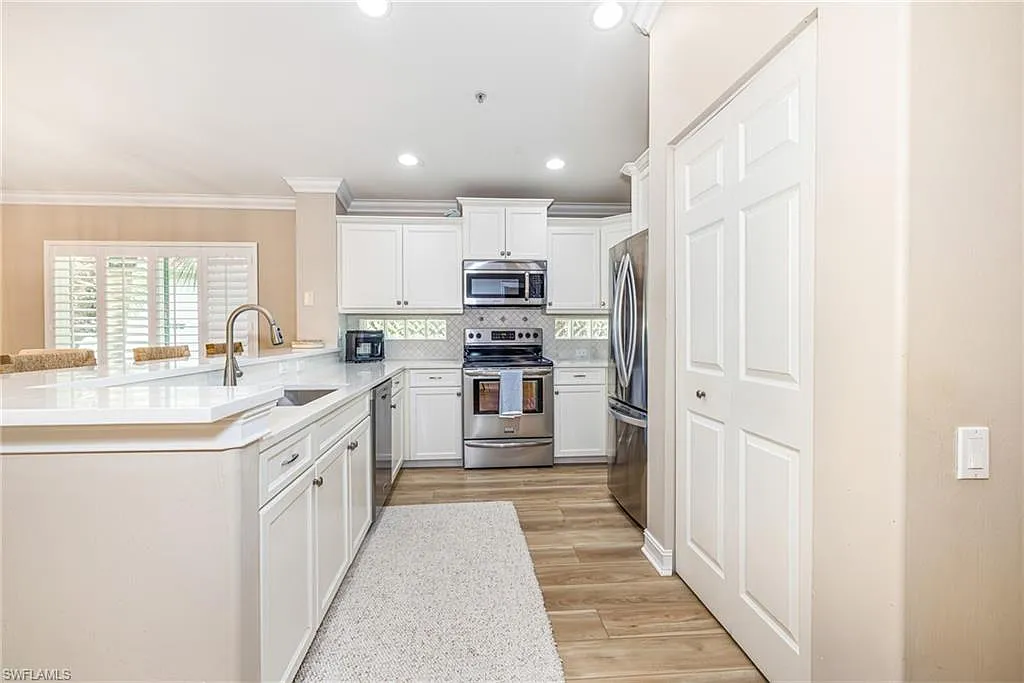 Building Photo - 975 Tarpon Cove Dr #204
