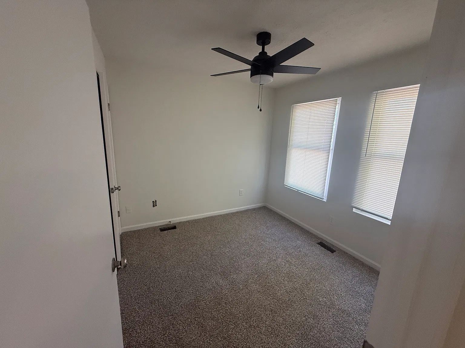 3 bed, 1.5 bath, 1152 sqft, $1,795 — Photo 4
