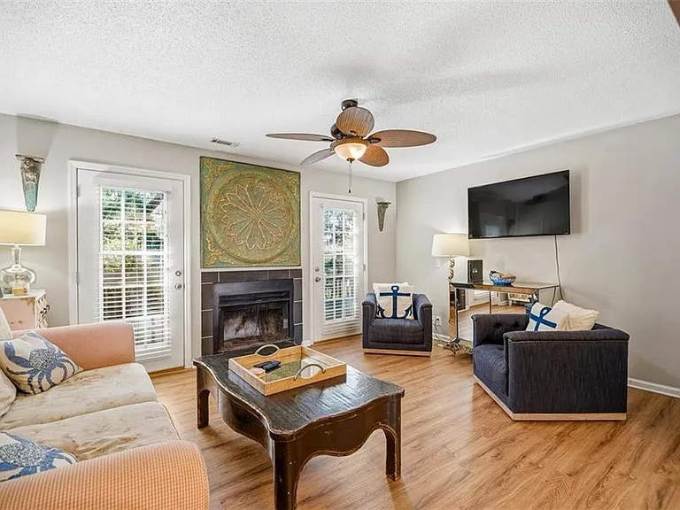 1000 Sea Island Rd #10 — Photo 7