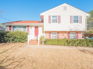 910 Lakeview Ave, Colonial Heights, VA 23834