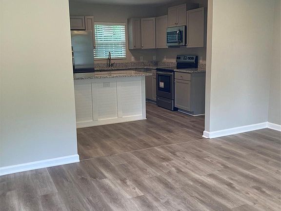 4th image of 2901 Fallswood Dr