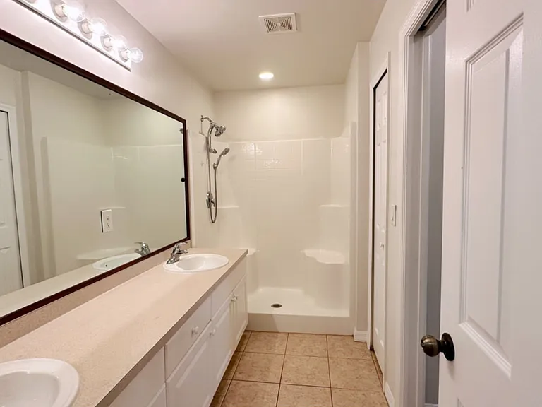 2034 NE 8th Pl — Photo 14