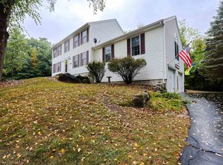 9 Cross Dr, Brentwood, NH 03833