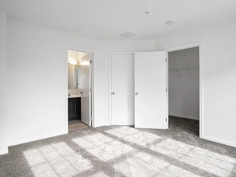 8852 Mansion View Ct — Photo 9