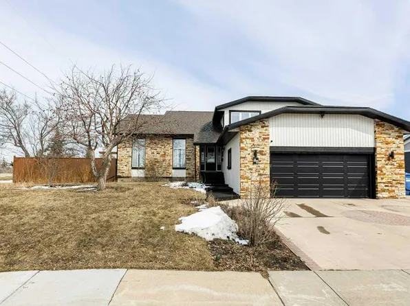 14 W Warwick Dr, Red Deer, AB T4N 6A9