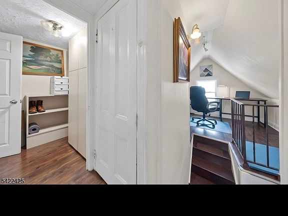 3rd image of 39 Atno Ave APT 2