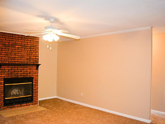 3rd image of 9833 Norcrest Dr