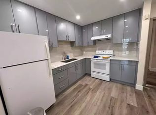 5330 Victoria Dr #1A, Vancouver, BC V5P 3V7
