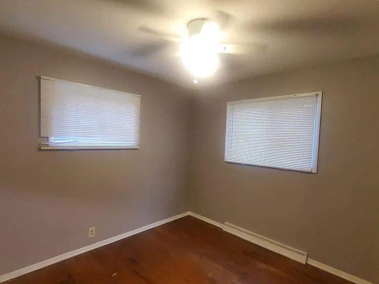 3929 Larchmont St — Photo 10