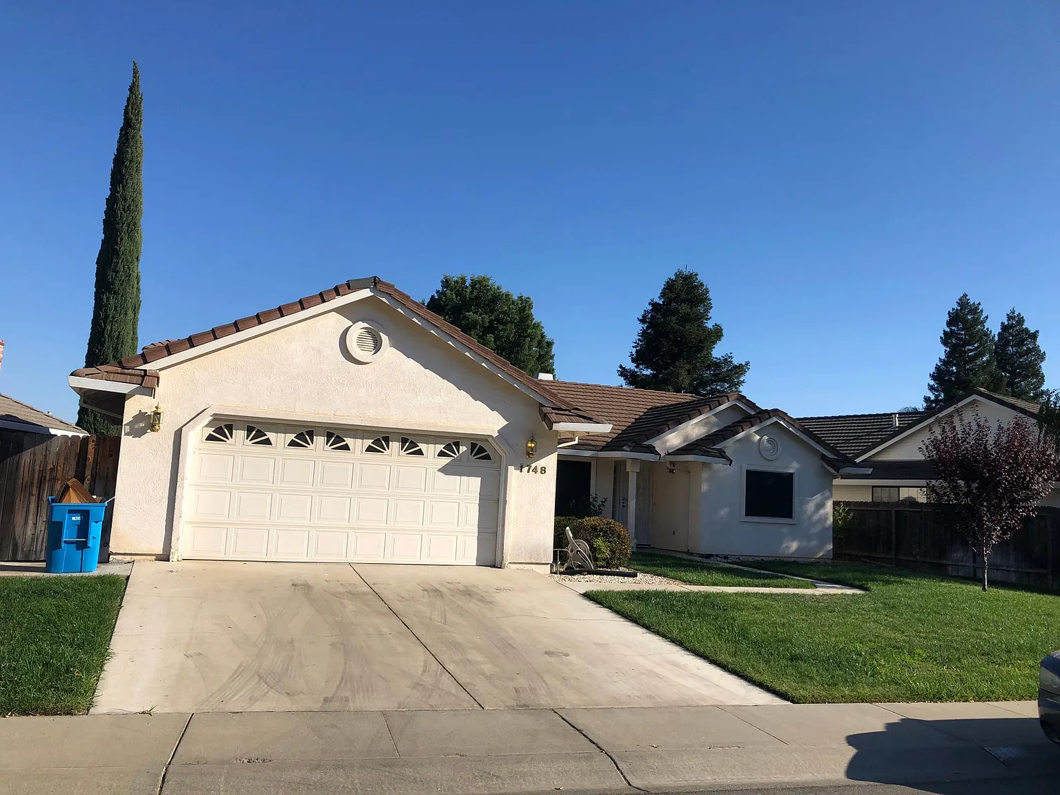 1748 Edwin Dr photo 1