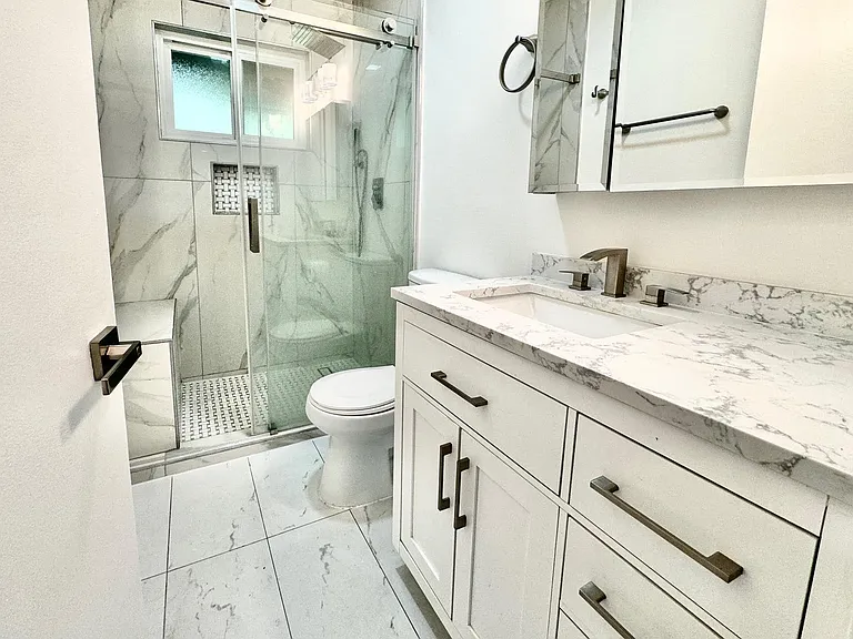 1045 N Edinburgh Ave #4 — Photo 20