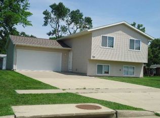 70 Florida Ave SW, Cedar Rapids, IA 52404