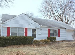 7554 Eaton St, Prairie Village, KS 66208