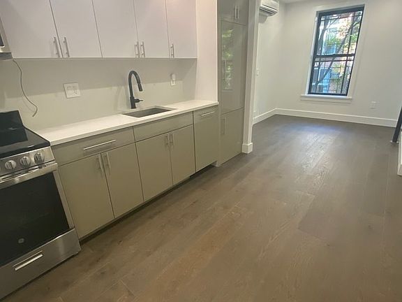 3rd image of 311 W 21st St APT 2R