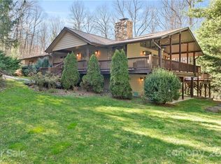 388 Locust Dr, Maggie Valley, NC 28751