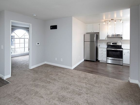 4th image of 2925 Broadway APT 112
