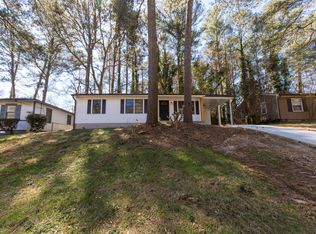 2482 Old Colony Rd, East Pt, GA 30344
