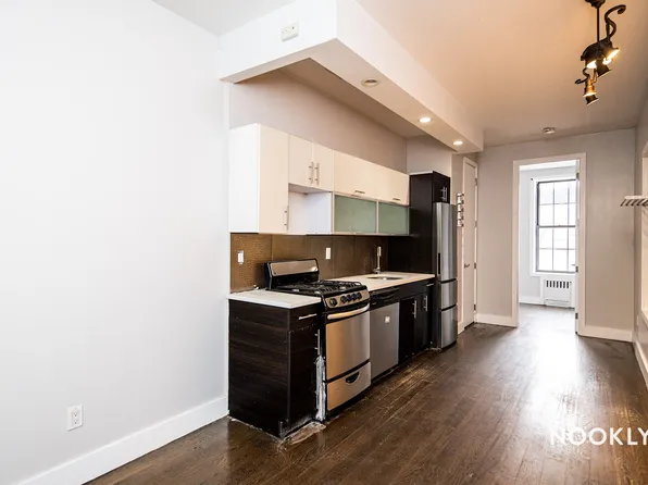 154 Rogers Avenue image 1 of 19