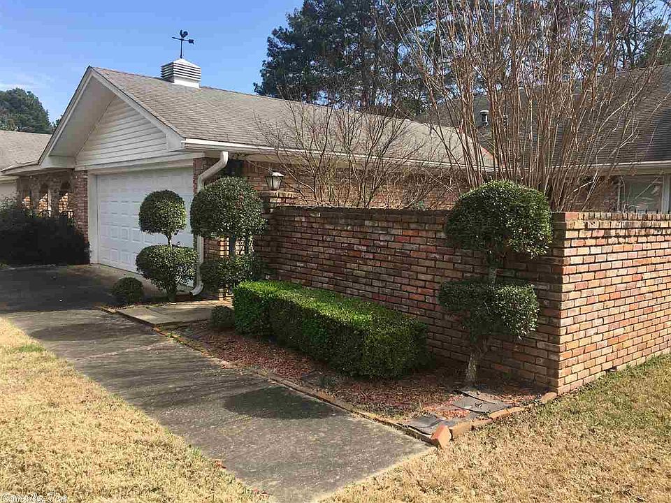 2nd image of 520 Greenbriar Dr