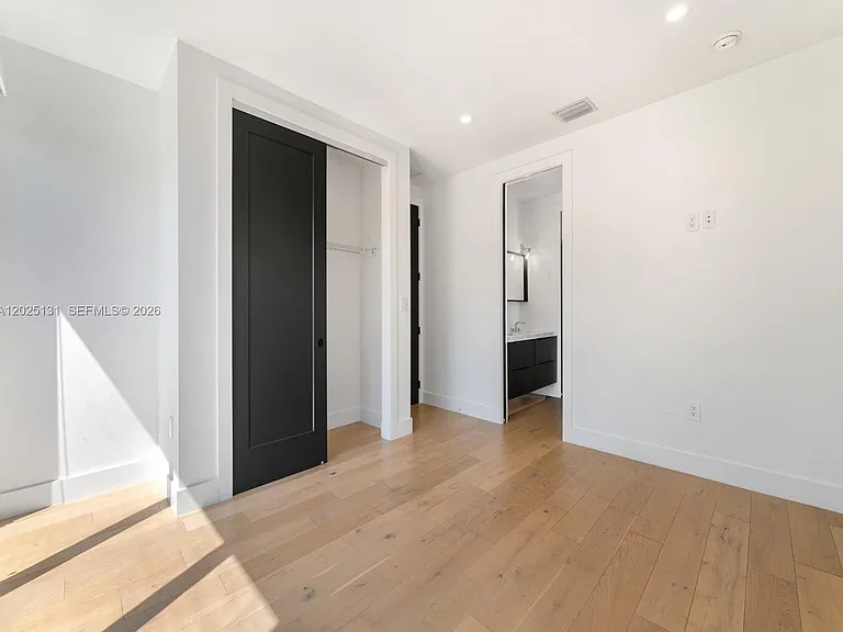 227 NW 39th St — Photo 11