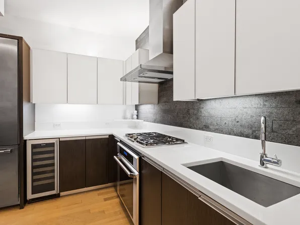 247 West 46th Street 401 image 3 of 4