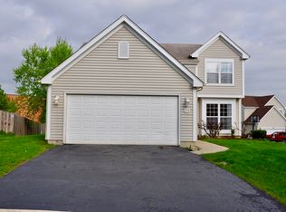 21 Augusta Dr, Streamwood, IL