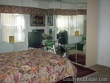 3rd image of 118 E 60th St APT 17-H