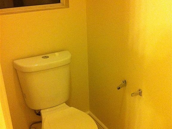 4th image of 1014 Boardwalk Dr