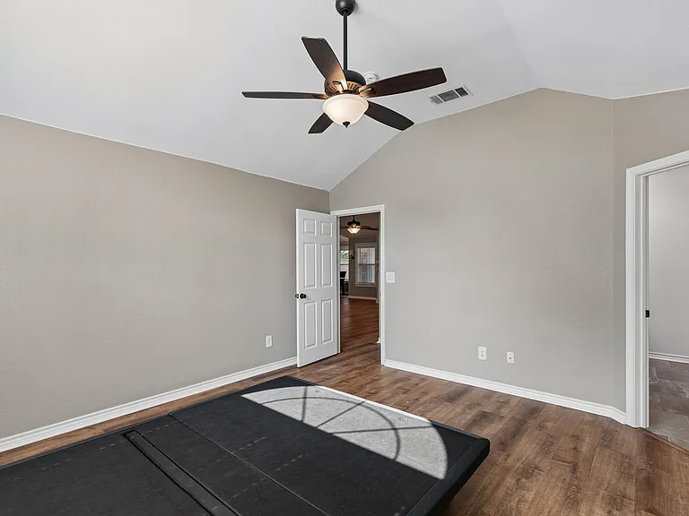 8109 Wharf St — Photo 15