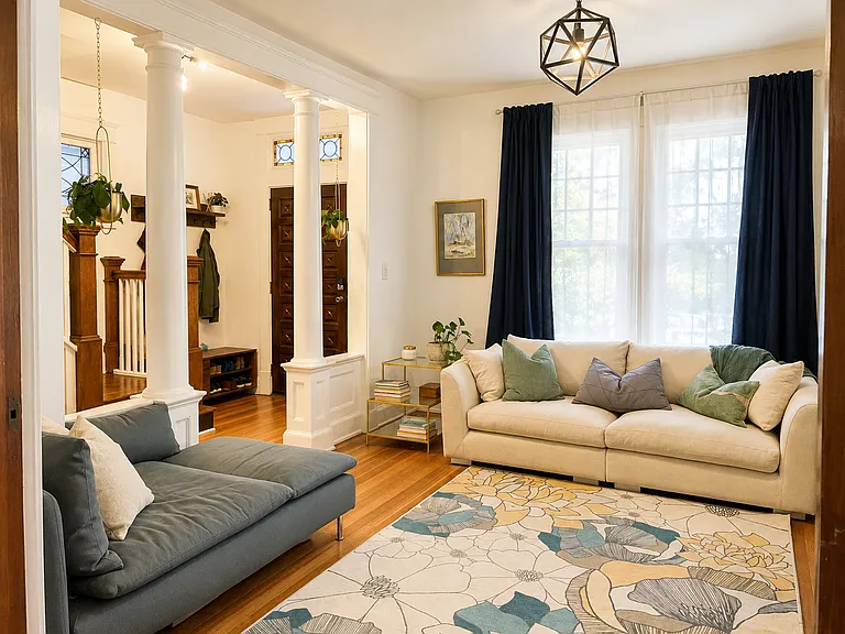 Fireplace/reading room (fireplace is not functional)