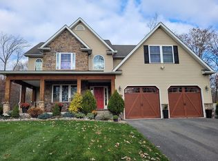 135 Skinner Hill Rd, Stroudsburg, PA 18360