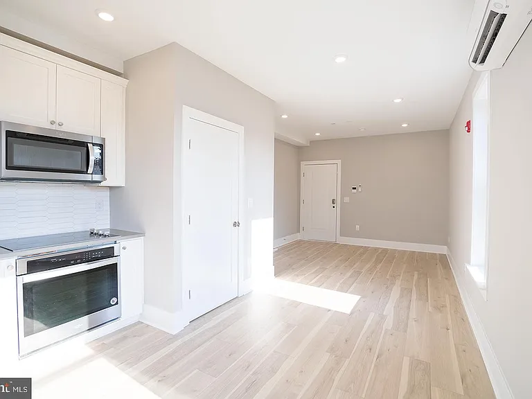 720 N Preston St #2R — Photo 4