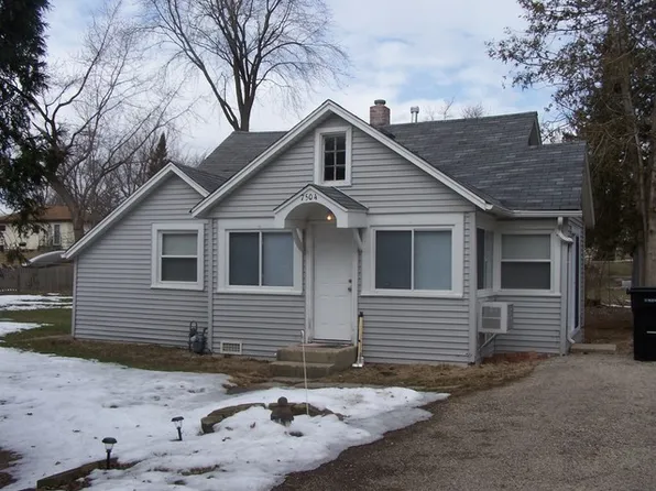 7504 Cedar Dr, Wonder Lake, IL 60097