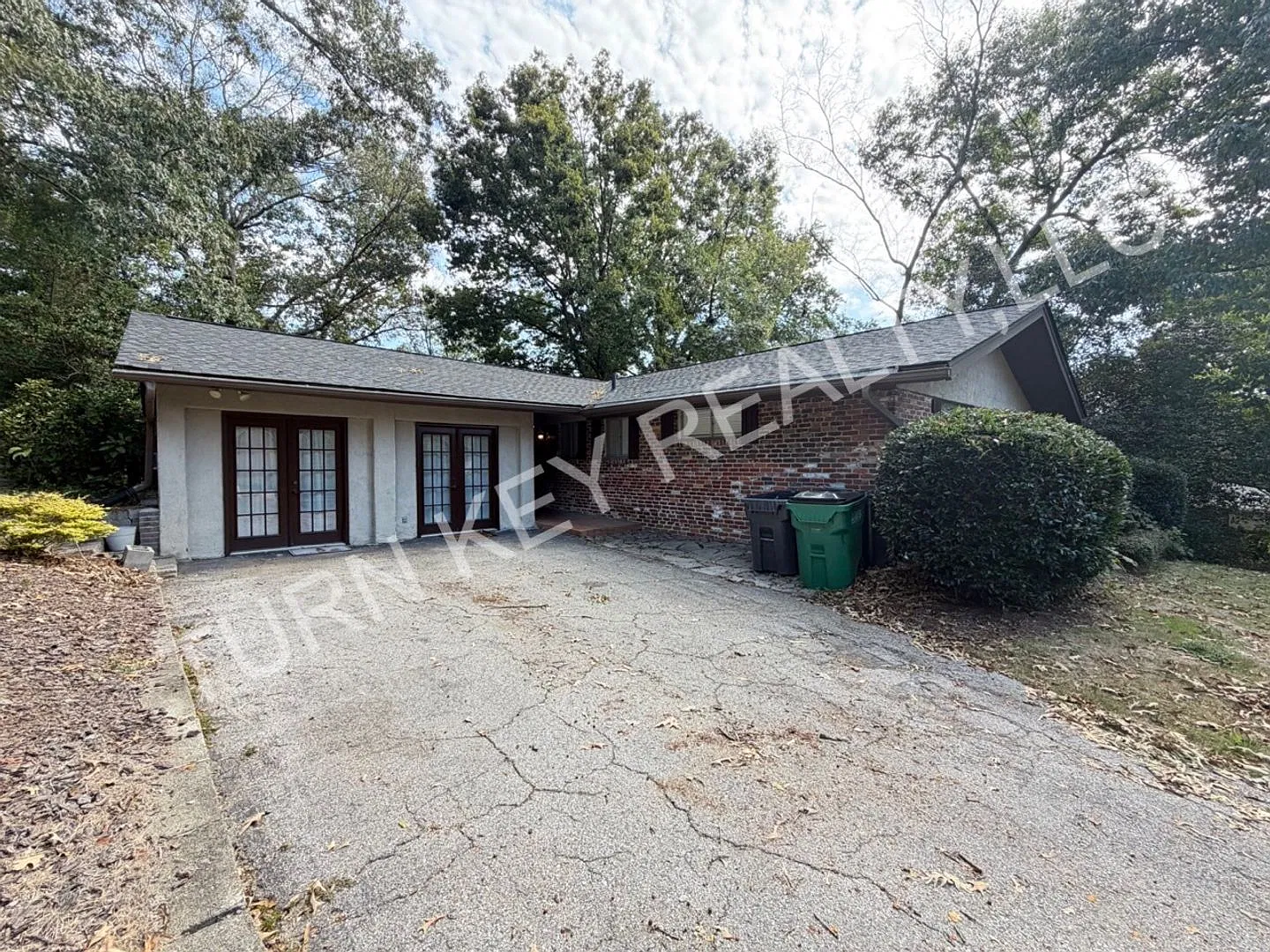 Charming 3 Bedroom Home in the Heart of Vestavia Hills Newly Updated! — Photo 3
