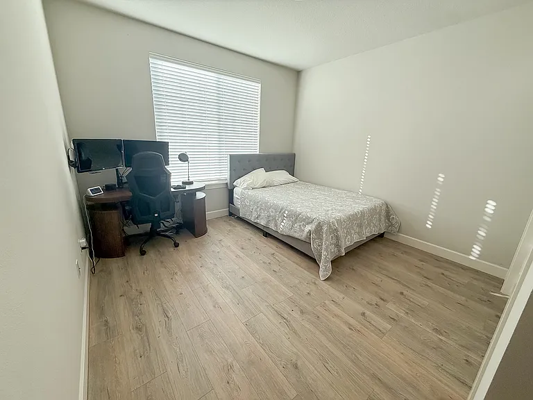 4785 S 16th Dr — Photo 28