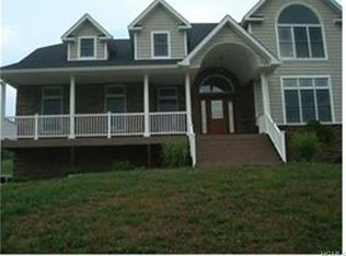 8 Custer Ct, Harriman, NY 10926