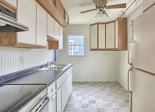 208 Crystal Lake Dr — Photo 5